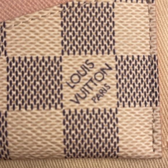 Louis Vuitton Card Holder - Picture 4 of 11